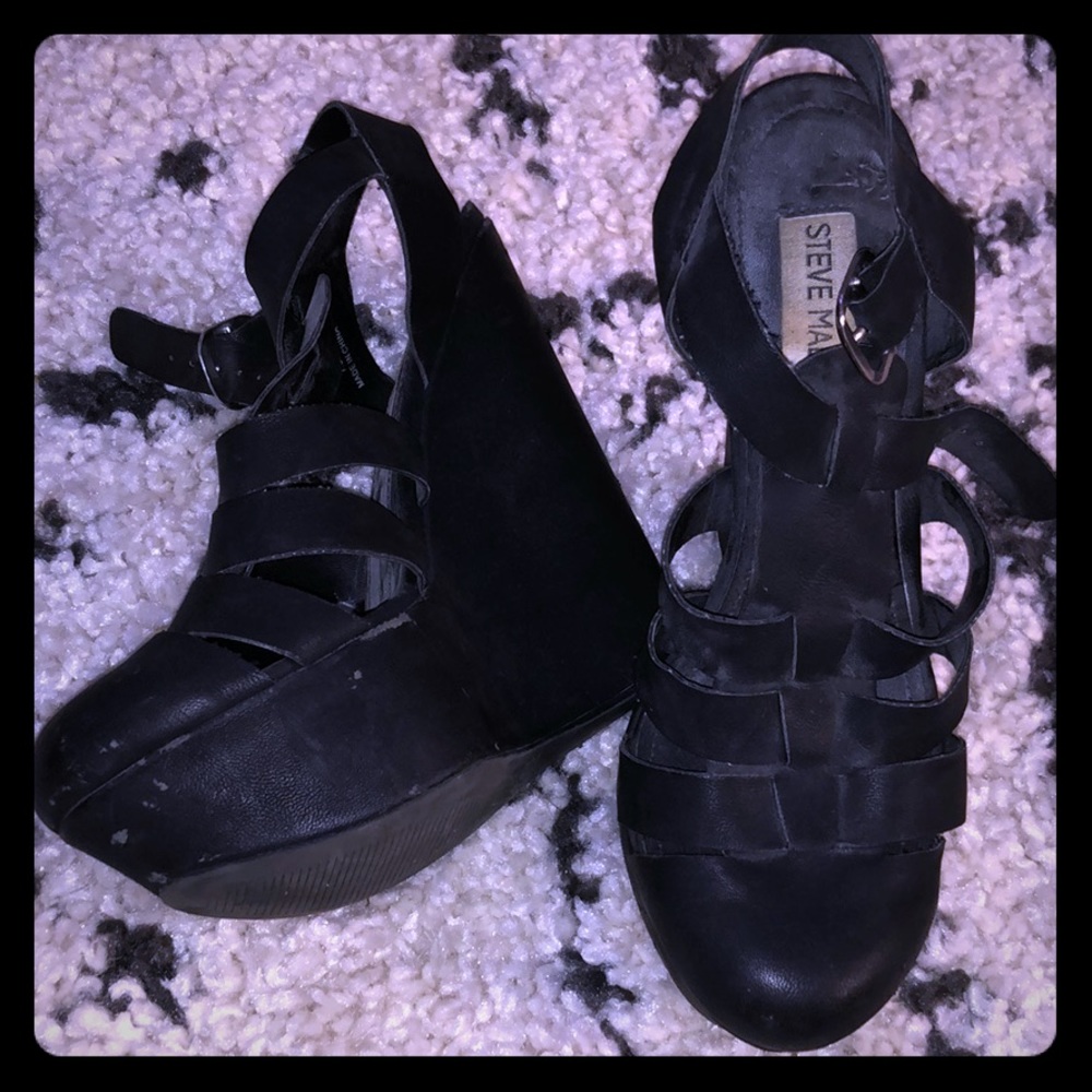 Steve Madden black wedges